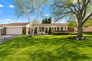 5327 Fairway Court, West Bloomfield, MI 48323