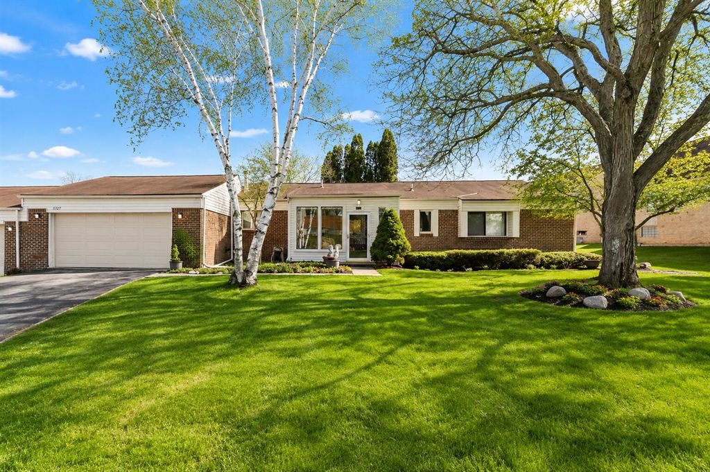 5327 Fairway Court, West Bloomfield, MI 48323