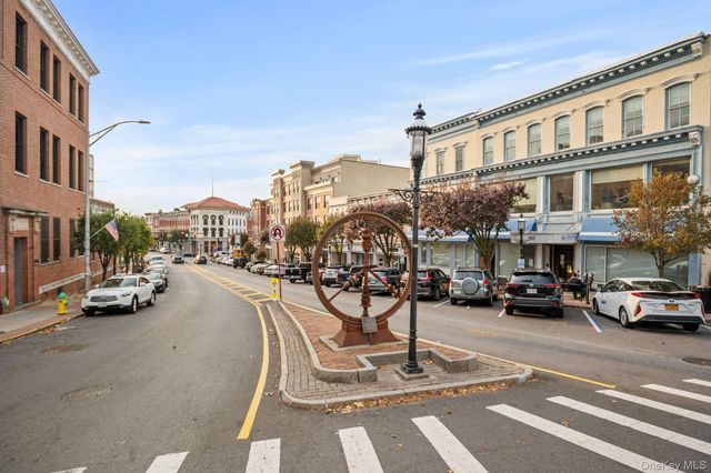 88 Broadway PH4, Ossining, NY 10562