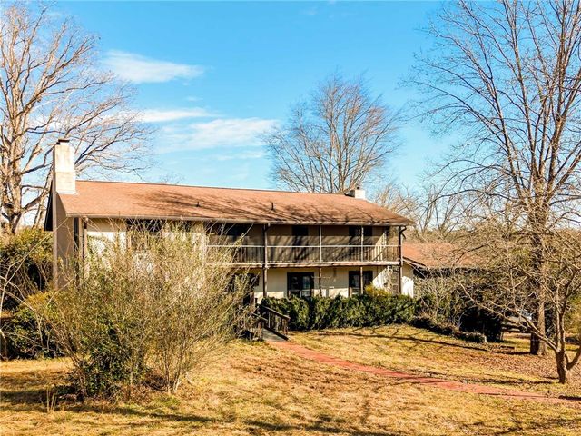 8650 Highlands Highway, Mountain Rest, SC 29664