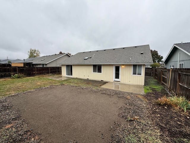 1629 Husker Butte Lane, Medford, OR 97504