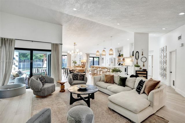 5790 SW 88th Ave, Cooper City, FL 33328