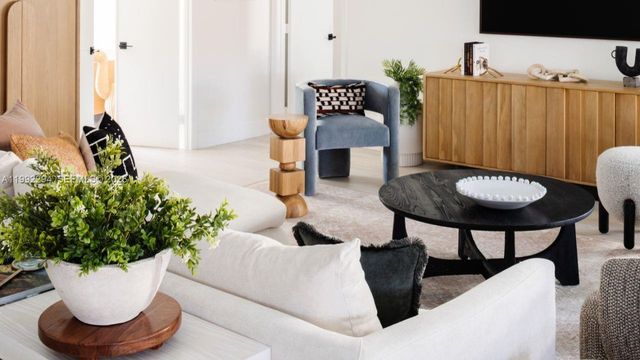 5790 SW 88th Ave, Cooper City, FL 33328