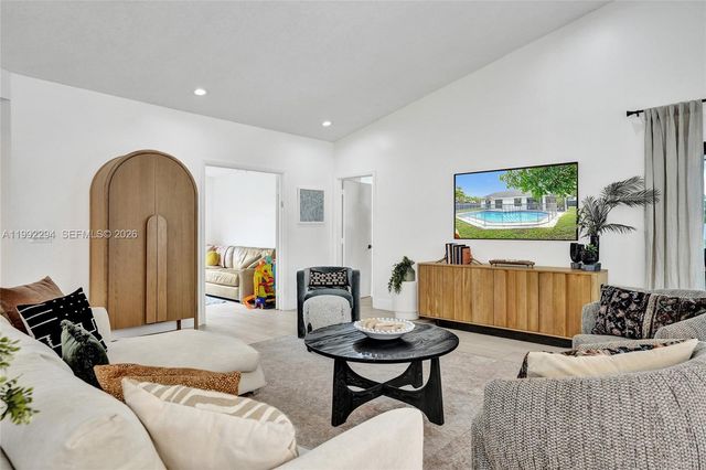 5790 SW 88th Ave, Cooper City, FL 33328