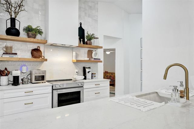 5790 SW 88th Ave, Cooper City, FL 33328