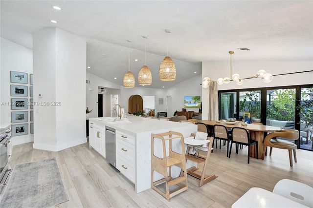 5790 SW 88th Ave, Cooper City, FL 33328