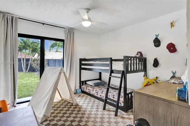 5790 SW 88th Ave, Cooper City, FL 33328