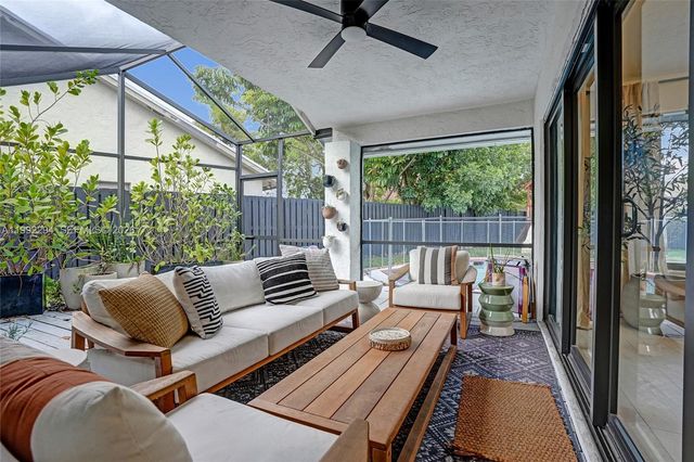 5790 SW 88th Ave, Cooper City, FL 33328