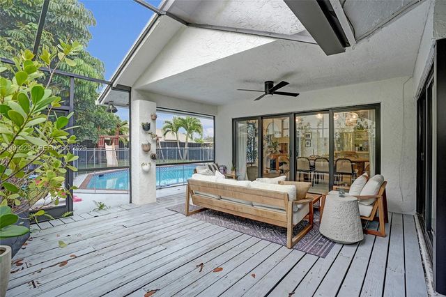 5790 SW 88th Ave, Cooper City, FL 33328