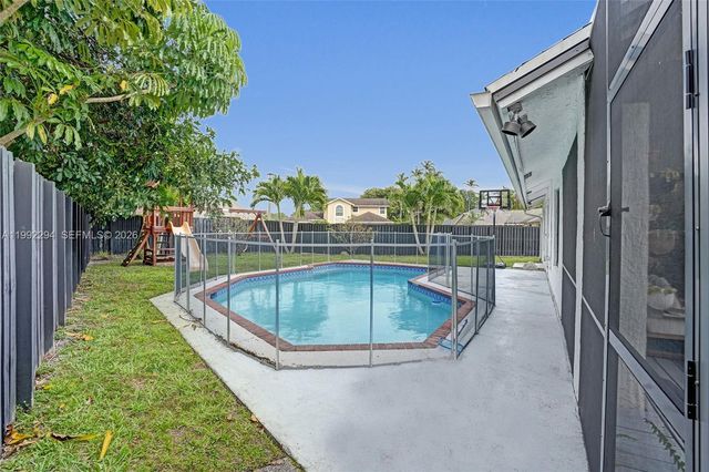 5790 SW 88th Ave, Cooper City, FL 33328