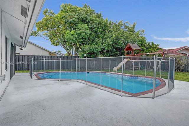 5790 SW 88th Ave, Cooper City, FL 33328