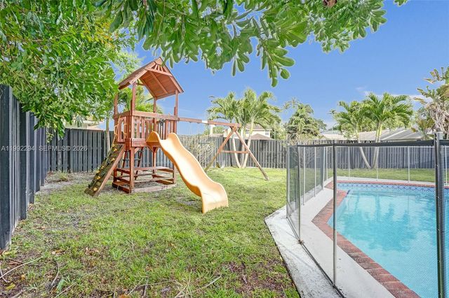 5790 SW 88th Ave, Cooper City, FL 33328