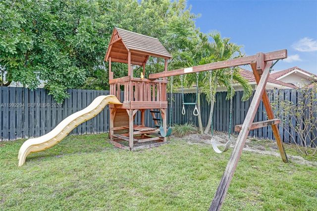 5790 SW 88th Ave, Cooper City, FL 33328