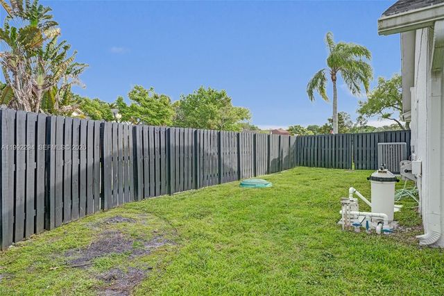 5790 SW 88th Ave, Cooper City, FL 33328