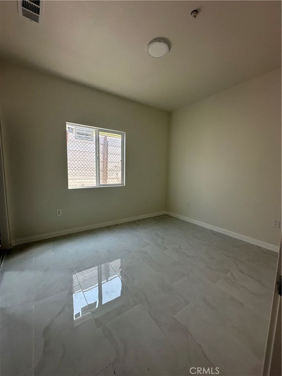 Image 10 of property listing at 2411 E 113th, Los Angeles, CA 90059