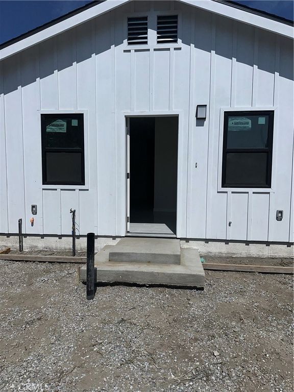 Image 16 of property listing at 2411 E 113th, Los Angeles, CA 90059