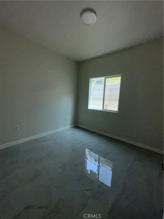 Image 6 of property listing at 2411 E 113th, Los Angeles, CA 90059