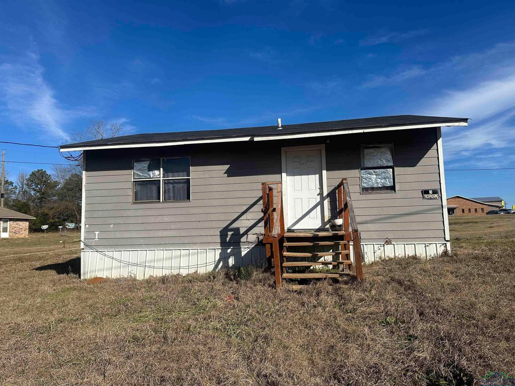 1002,1003 Harris Street, Atlanta, TX 75551