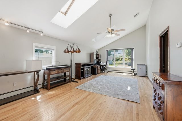 6 Harrington Way, Worcester, MA 01604