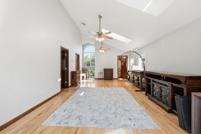 6 Harrington Way, Worcester, MA 01604