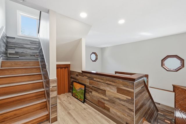 6 Harrington Way, Worcester, MA 01604