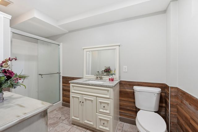 6 Harrington Way, Worcester, MA 01604