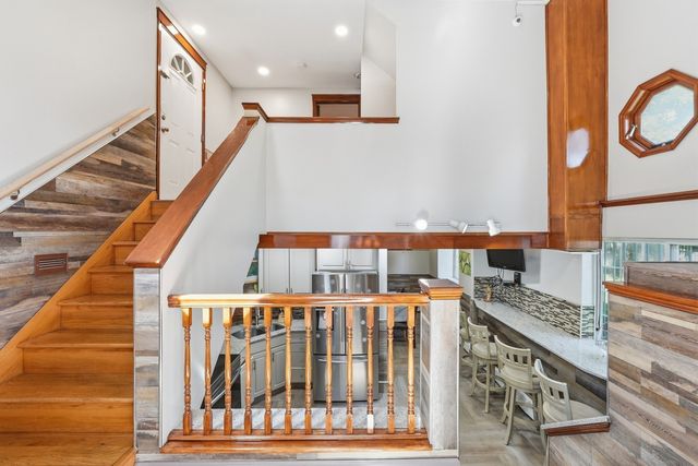 6 Harrington Way, Worcester, MA 01604