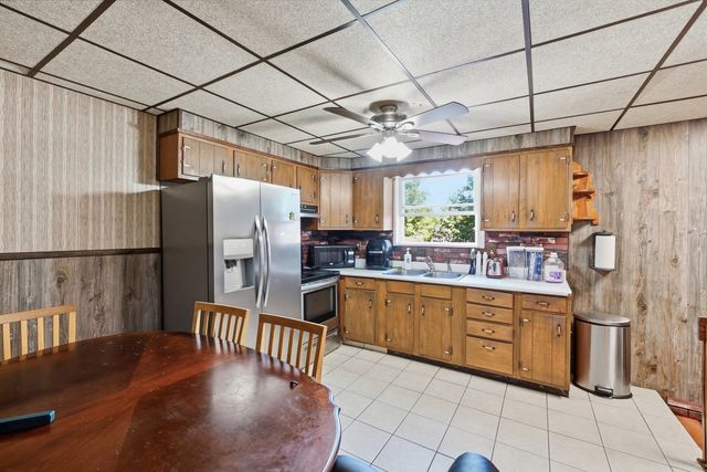 6 Harrington Way, Worcester, MA 01604