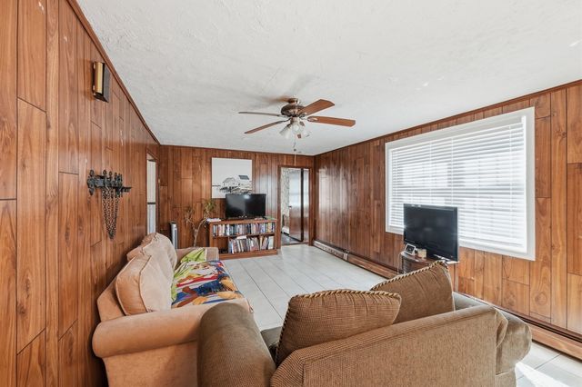 6 Harrington Way, Worcester, MA 01604