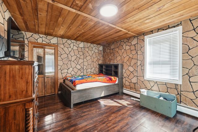 6 Harrington Way, Worcester, MA 01604