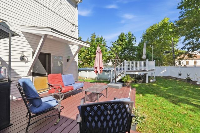 6 Harrington Way, Worcester, MA 01604