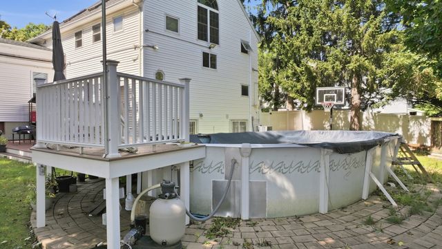 6 Harrington Way, Worcester, MA 01604