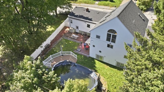 6 Harrington Way, Worcester, MA 01604