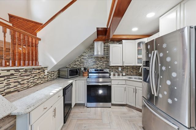 6 Harrington Way, Worcester, MA 01604
