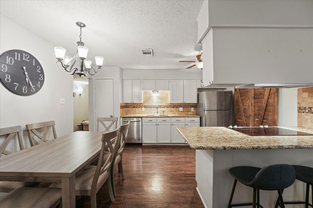 2917 Highgate Lane, Bedford, TX 76021