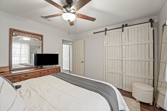 2917 Highgate Lane, Bedford, TX 76021