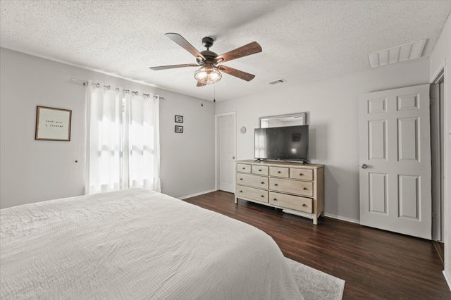 2917 Highgate Lane, Bedford, TX 76021