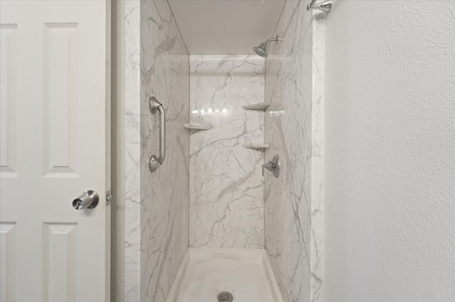 2917 Highgate Lane, Bedford, TX 76021