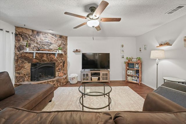 2917 Highgate Lane, Bedford, TX 76021