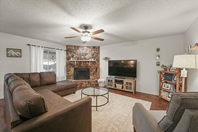 2917 Highgate Lane, Bedford, TX 76021