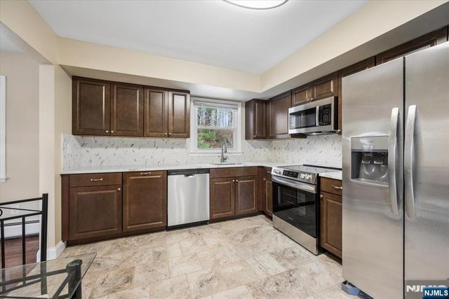 61 N Hillside Avenue, Roxbury Township, NJ 07876