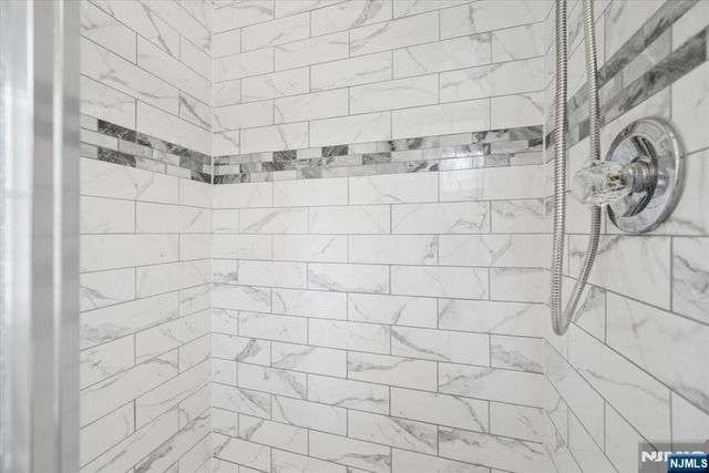 61 N Hillside Avenue, Roxbury Township, NJ 07876