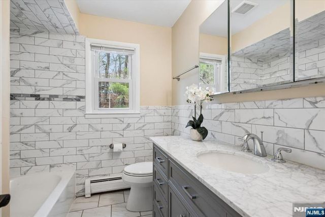 61 N Hillside Avenue, Roxbury Township, NJ 07876