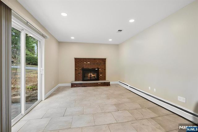61 N Hillside Avenue, Roxbury Township, NJ 07876
