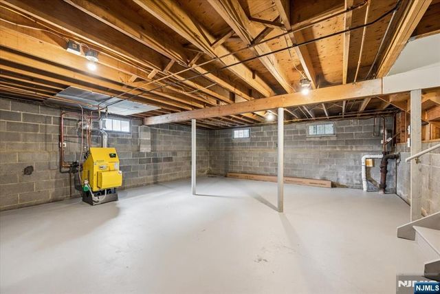 61 N Hillside Avenue, Roxbury Township, NJ 07876