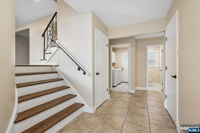 61 N Hillside Avenue, Roxbury Township, NJ 07876