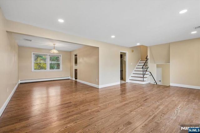 61 N Hillside Avenue, Roxbury Township, NJ 07876