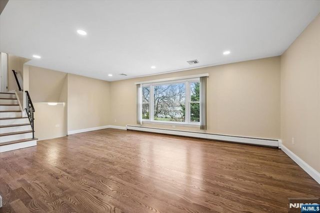 61 N Hillside Avenue, Roxbury Township, NJ 07876