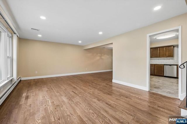 61 N Hillside Avenue, Roxbury Township, NJ 07876