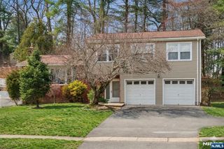 61 N Hillside Avenue, Roxbury Township, NJ 07876